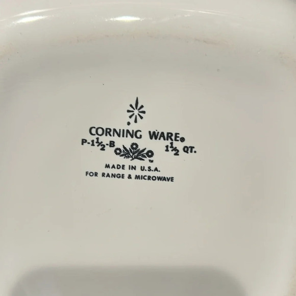Corningware 1 1/2 – B 1 1/2 quart dish blue and white with clear lid square oven - Picture 4 of 4